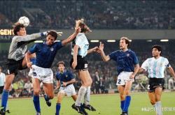 开云体育新闻-意大利迎战南斯拉夫，冲高积分之榜的简单介绍