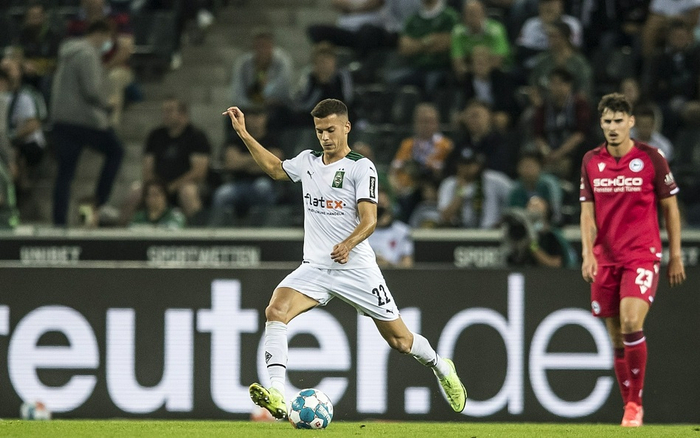 法兰克福客场力克门兴，取得六连胜豪取三分的简单介绍