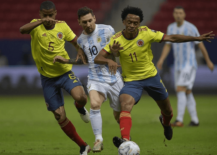 秘鲁队在比赛中更换战术,取得胜利 秘鲁队在比赛中更换战术,取得胜利