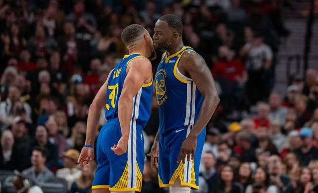 勇士大胜爵士，库里砍下35分