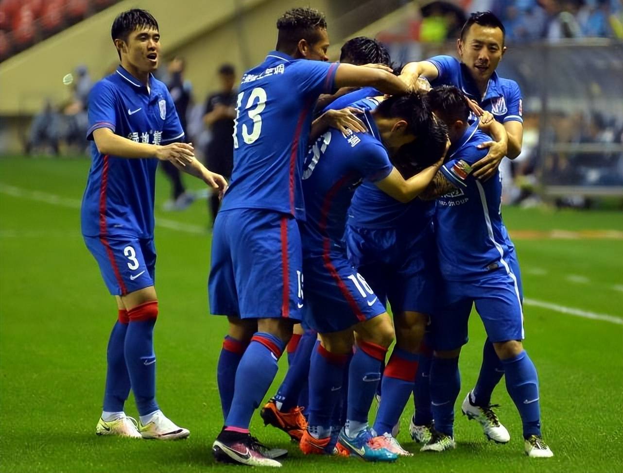 包含申花客场战平鲁能，保持不败纪录的词条