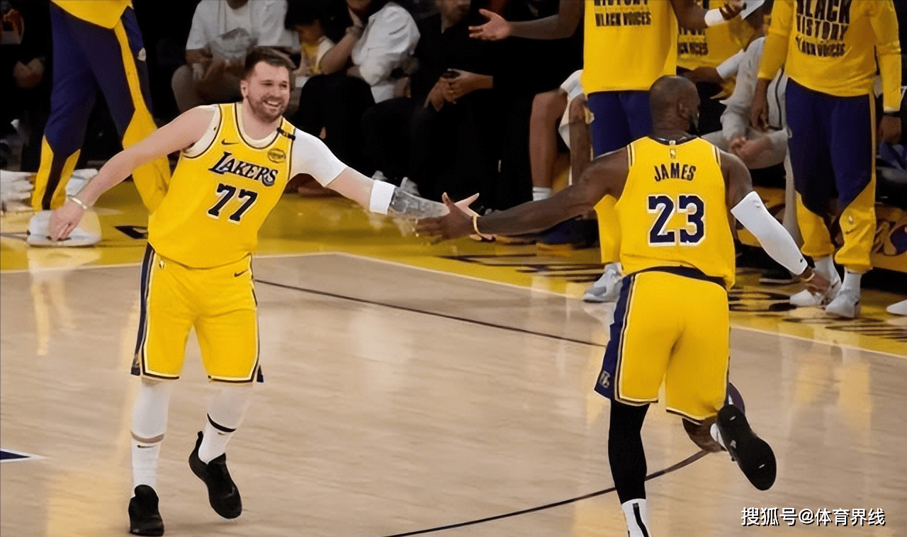 年轻球员崭露头角，助球队取得连胜