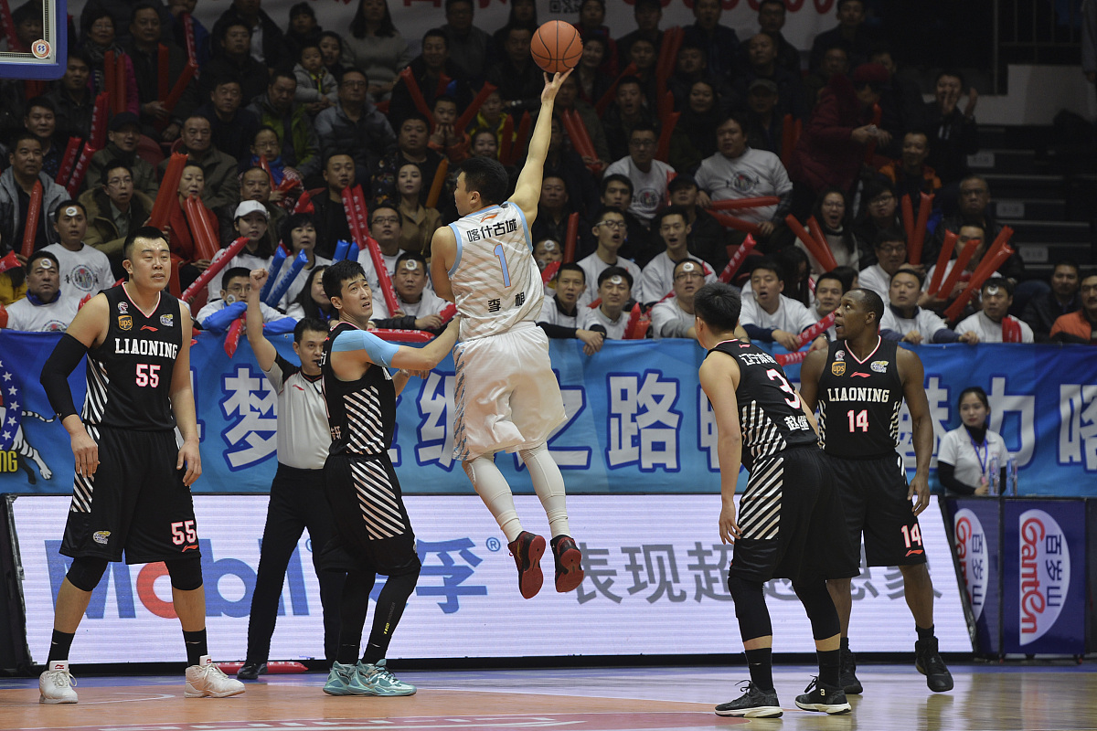 包含球队实力强弱对阵，场面火爆令观众沸腾的词条