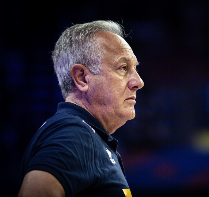 里尔主帅调整战术，赢得战役