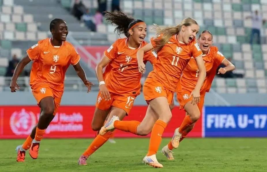 墨西哥女足逐梦比赛赛场,勇往直前!的简单介绍 墨西哥女足逐梦比赛赛场,勇往直前!的简单介绍