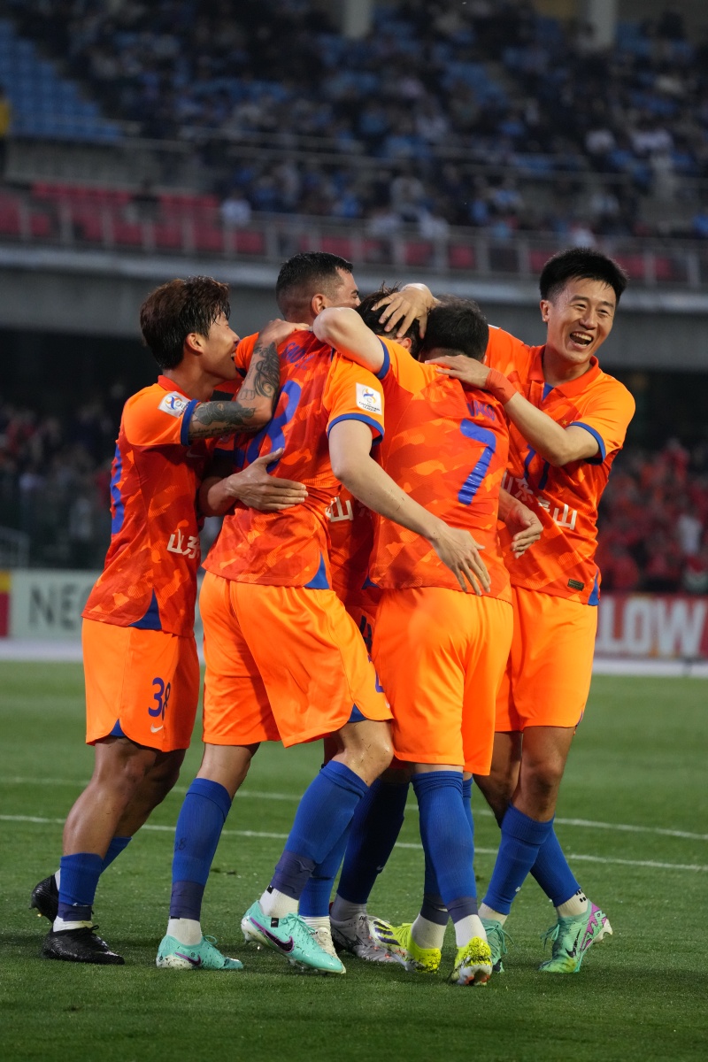 足球赛事精彩纷呈，谁将脱颖而出